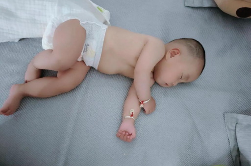呼伦贝尔几个月宝宝会抬头